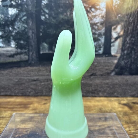 Vintage Jadeite Jadite Green Glass Jewelry Hand Display - Picture 2 of 4